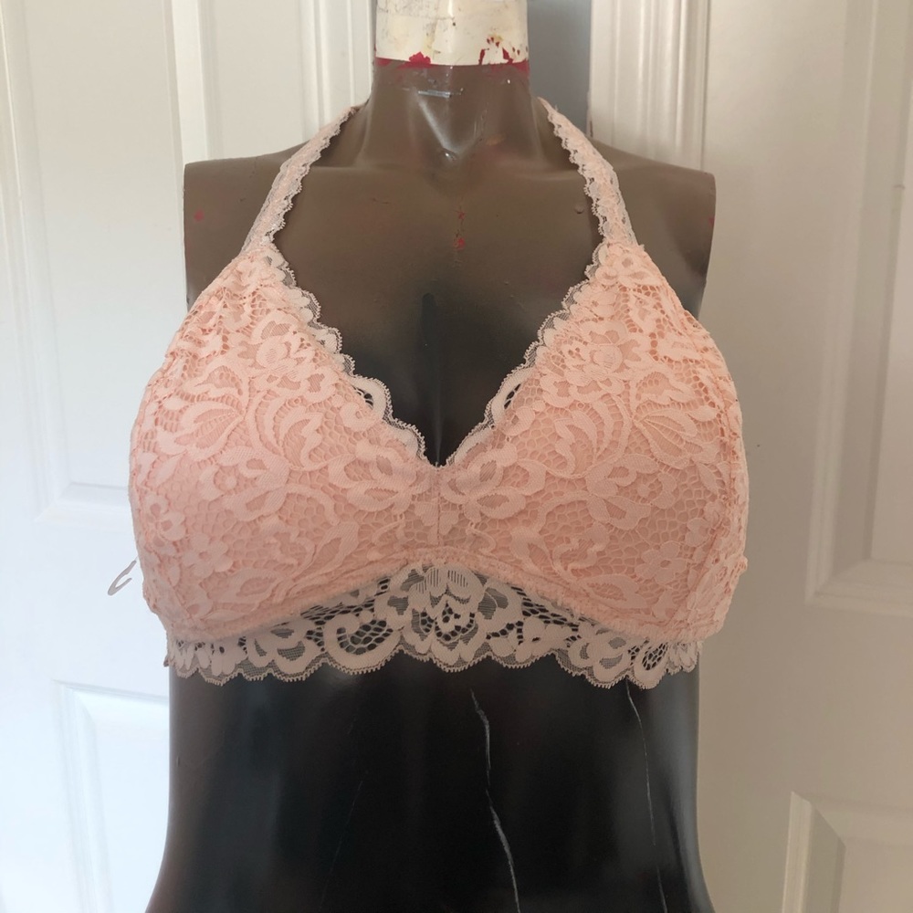 lacy peach bralette 🌸